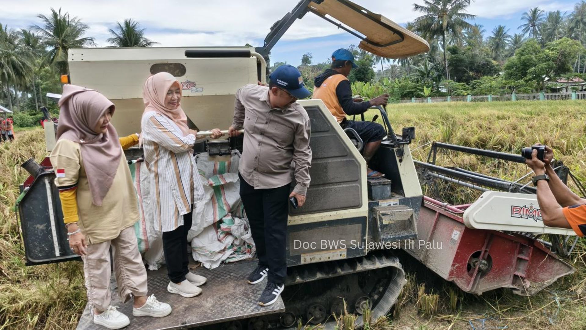 Sinergi KemenPU dan Kementan, BWS Sulawesi III Palu Dukung Gerakan Panen Padi di Sigi