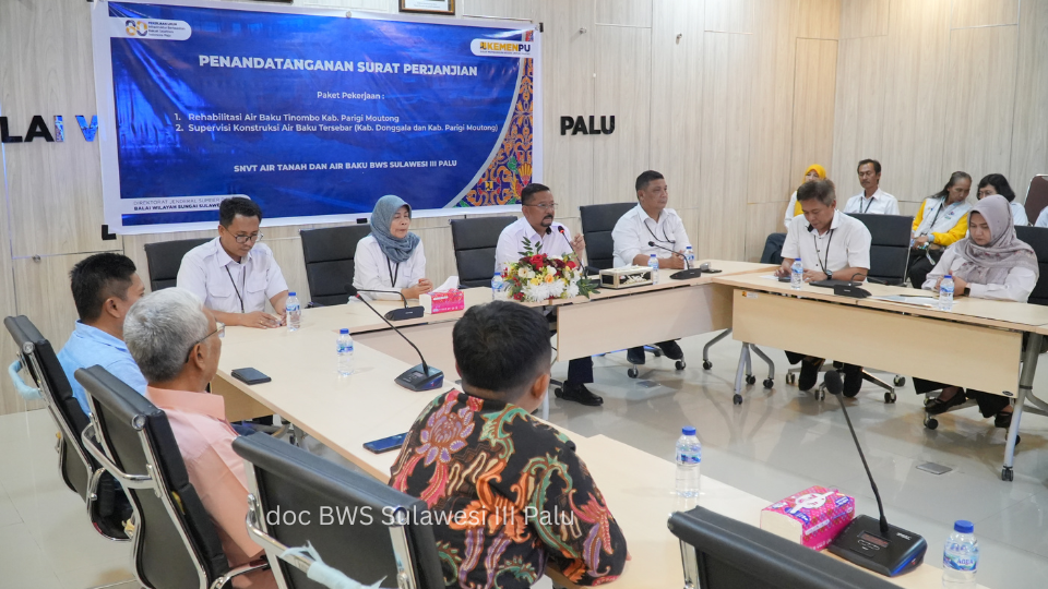Penandatanganan Kontrak Pekerjaan Rehabilitasi dan Supervisi Air Baku Tinombo dan Konstruksi Air Baku Tersebar di Kabupaten Donggala - Parigi Moutong